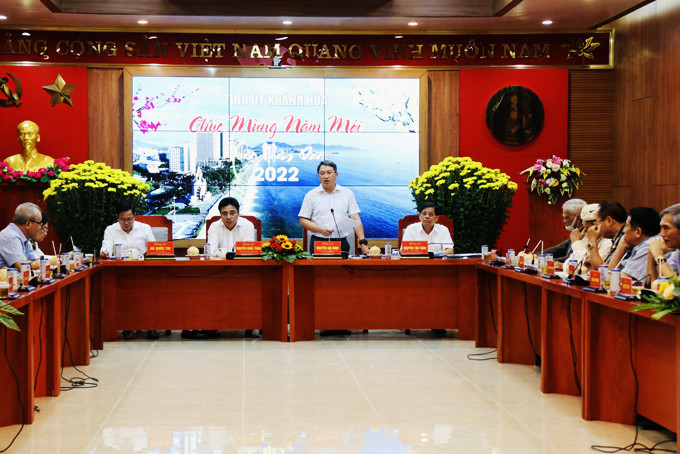 Bí thư Tỉnh ủy Nguyễn Hải Ninh phát biểu tại buổi gặp mặt.