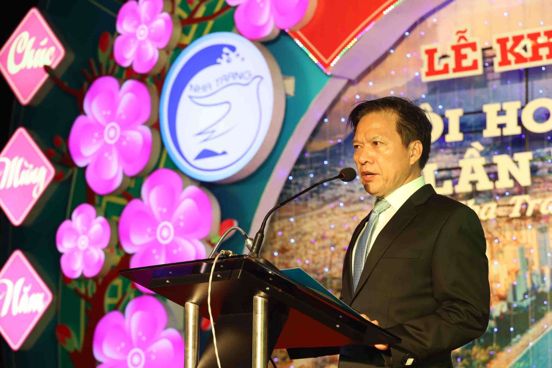 Ông Phan Thanh Liêm - Phó Chủ tịch UBND TP. Nha Trang phát biểu khai mạc Hội hoa Xuân năm 2022. 