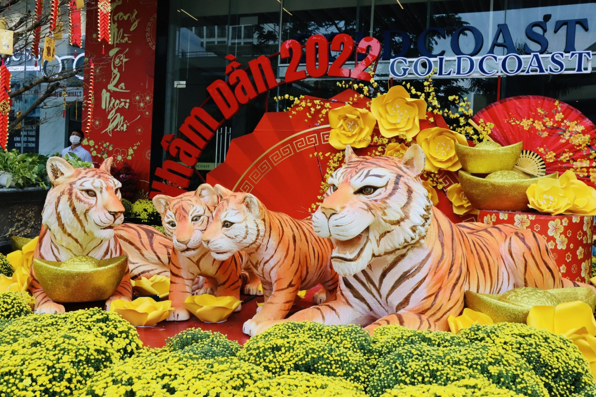 A family of tigers in front of Gold Coast Nha Trang