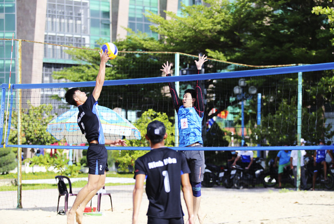 Athletes competing at Khanh Hoa’s beach volleyball tournament