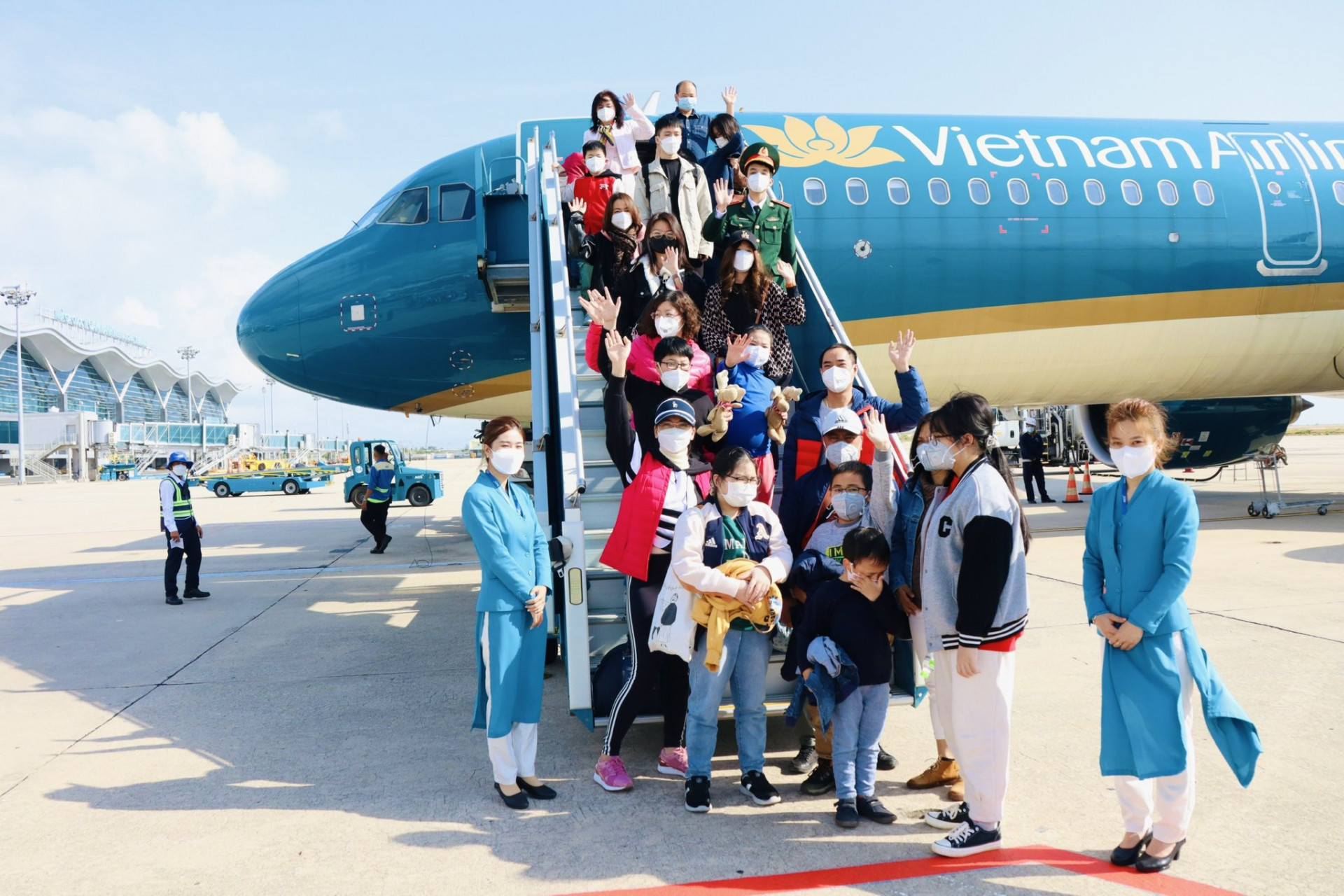 Du khách hào hứng khi được đến du lịch ở Khánh Hòa trong Tết Nguyên đán Nhâm Dần 2022