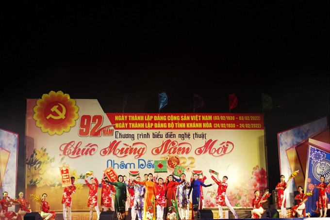 Chương trình biểu diễn trong đêm Giao thừa của Đoàn Ca múa nhạc Hải Đăng.
