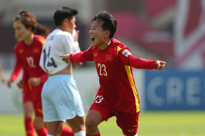 Bich Thuy score decisive goal for Vietnam