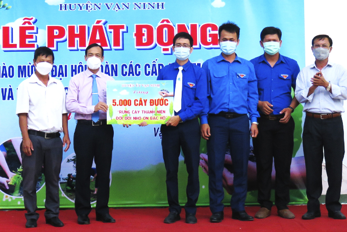 Vạn Ninh phát động thi đua chào mừng Đại hội Đoàn các cấp