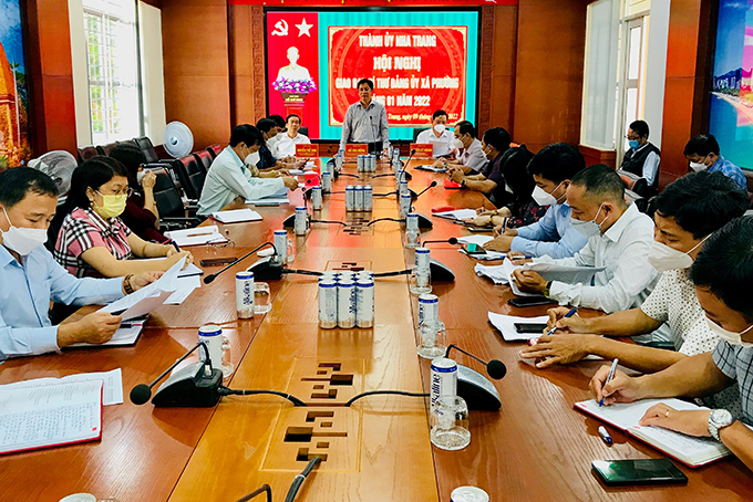 Nha Trang: Giao ban bí thư đảng ủy 27 xã, phường tháng 1