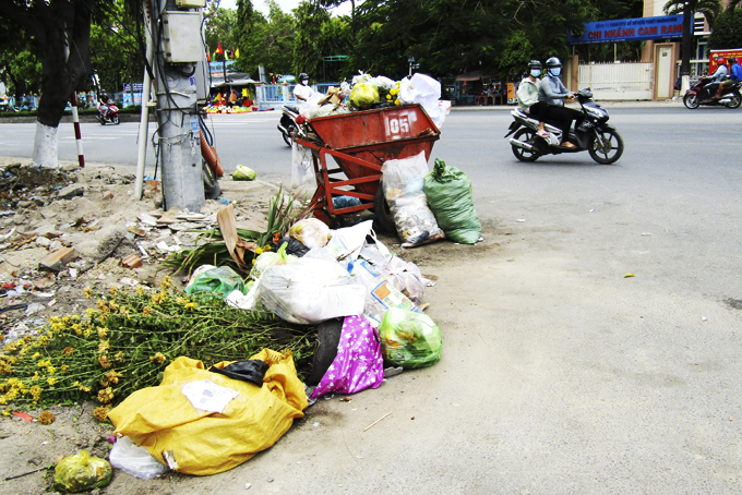 Cần thêm thùng thu gom rác