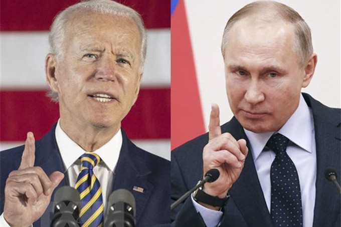 Tổng thống Mỹ Joe Biden (trái) và Tổng thống Nga Vladimir Putin (phải). (Ảnh: AFP/TTXVN)