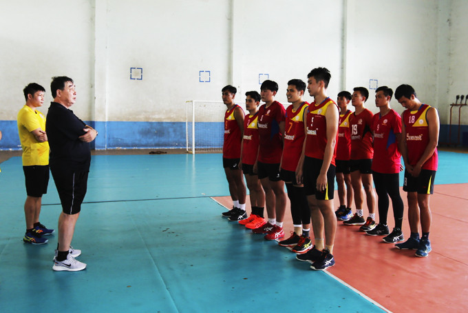 Sanest Khanh Hoa volleyball team practicing for new season