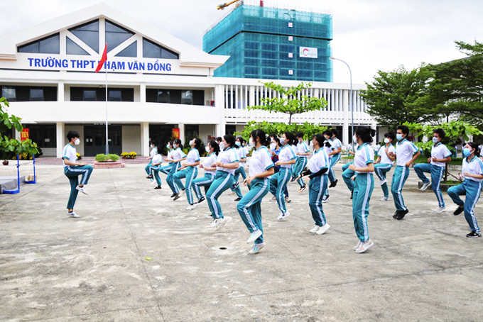 Đẩy mạnh xây dựng trường học đạt chuẩn quốc gia