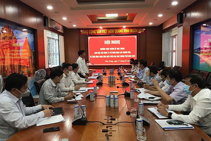 Thường trực Thành ủy Nha Trang làm việc về kế hoạch cung ứng điện trên địa bàn thành phố