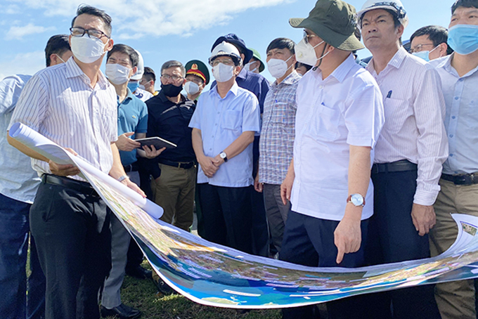 Lãnh đạo tỉnh khảo sát các khu tái định cư phục vụ dự án đoạn cao tốc Vân Phong - Nha Trang