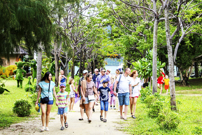 Russian tourists visiting Orchid Island in Khanh Hoa