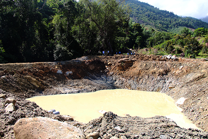 Vụ việc lấn chiếm đất rừng làm hồ chứa nước ở xã Sơn Bình: UBND huyện Khánh Sơn yêu cầu xử lý nghiêm