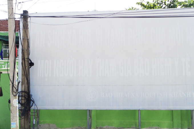 Cần thay mới pa nô tuyên truyền