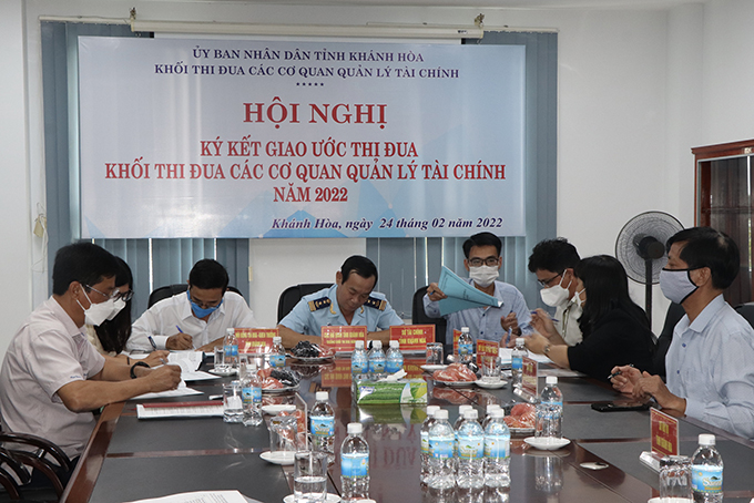 Các khối ký kết giao ước thi đua năm 2022