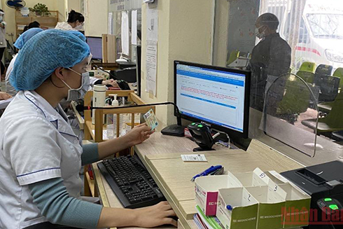 Thí điểm sử dụng căn cước công dân gắn chip trong khám, chữa bệnh bảo hiểm tế