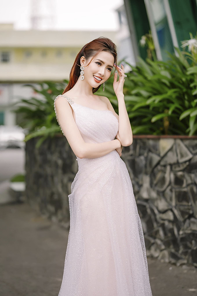Hoa hậu Phan Thị Mơ