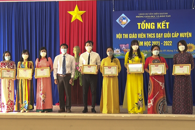 Diên Khánh: 47 giáo viên được công nhận giáo viên THCS dạy giỏi cấp huyện