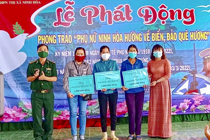 Phối hợp tổ chức Lễ phát động phong trào “Phụ nữ Ninh Hòa hướng về biển, đảo quê hương”.  