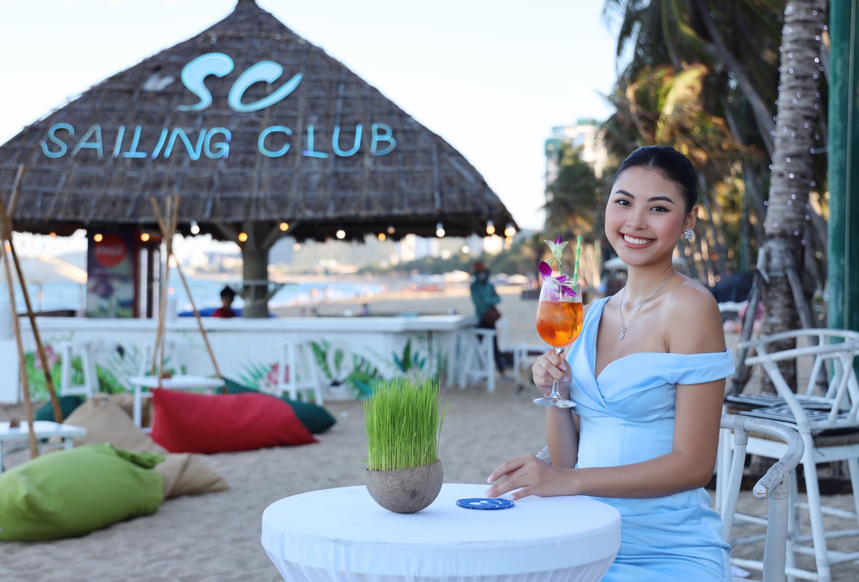  Người đẹp Đào Thị Hà - check in Sailing Club