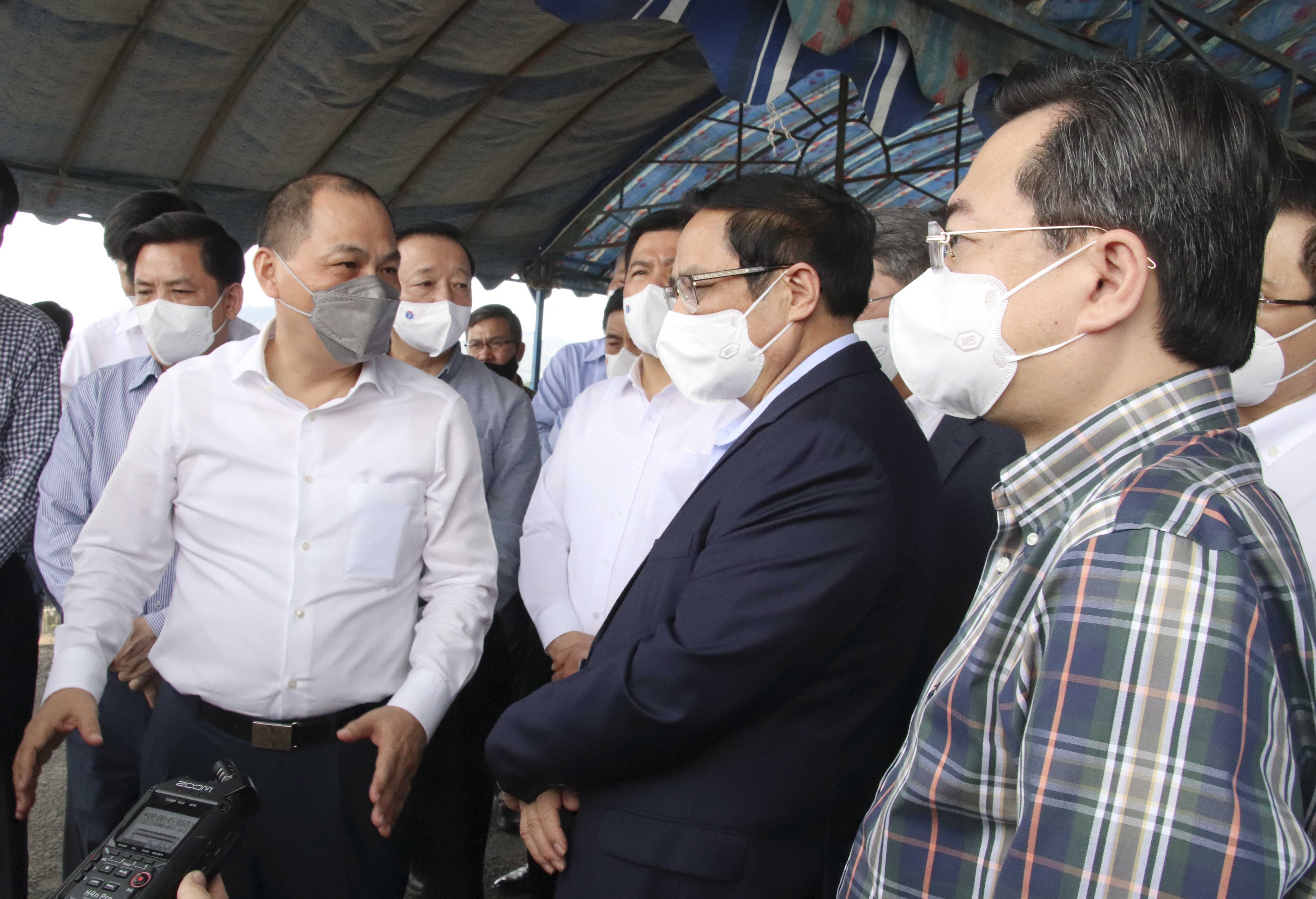 Thủ tướng Phạm Minh Chính khảo sát tiềm năng phát triển kinh tế của huyện Cam Lâm