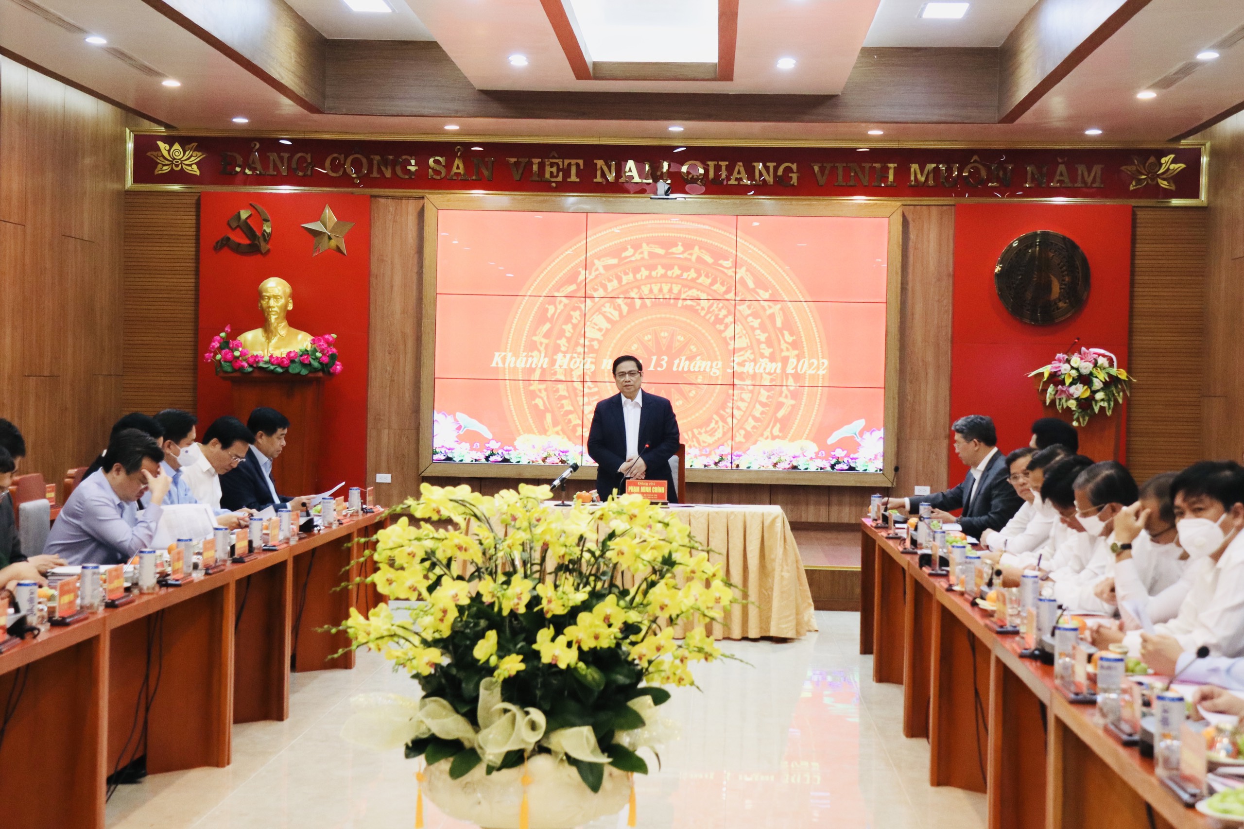 Thủ tướng Phạm Minh Chính làm việc với Ban Thường vụ Tỉnh ủy Khánh Hòa