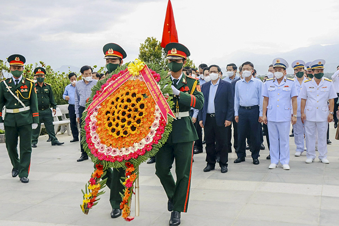 Muôn triệu trái tim tưởng nhớ các liệt sĩ Gạc Ma