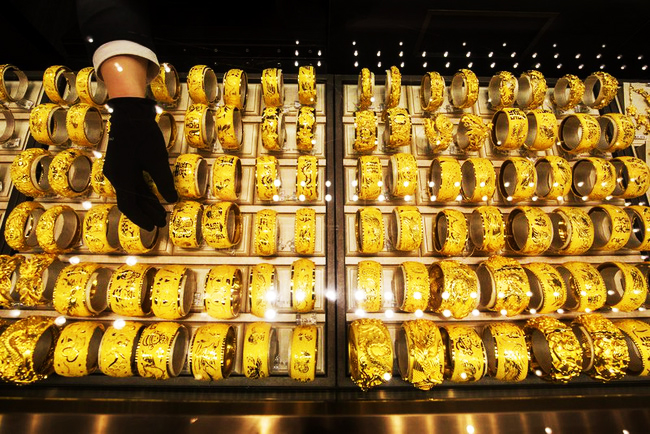 Giá vàng đảo chiều, giảm 1,2 triệu đồng/lượng