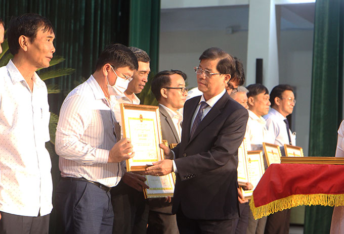 Phát động phong trào thi đua năm 2022