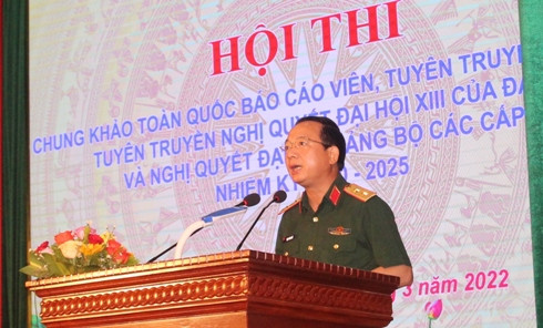 Trung tướng Trịnh Văn Quyết phát biểu chào mừng hội thi.