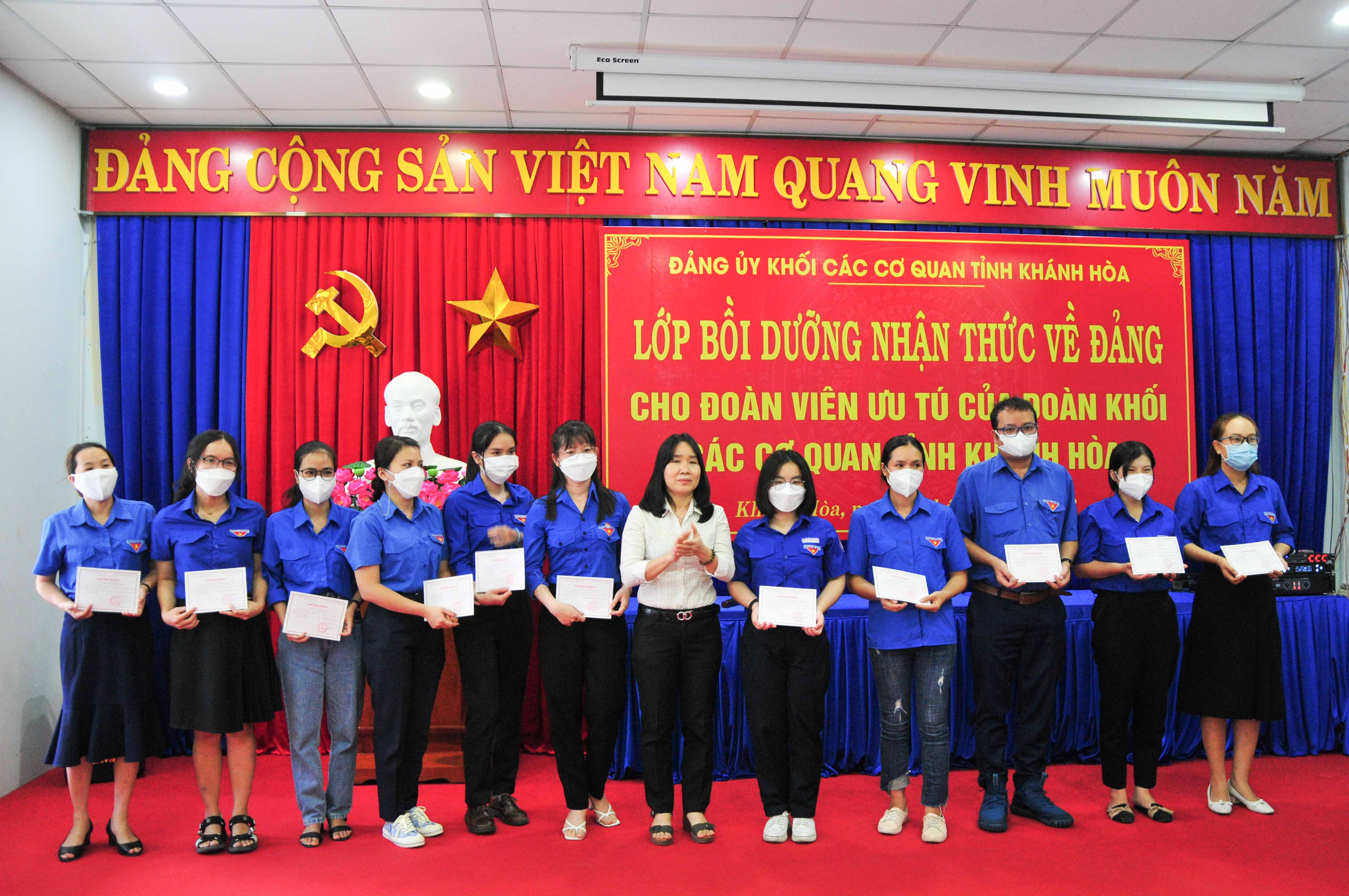 Bế mạc lớp bồi dưỡng nhận thức về Đảng cho đoàn viên ưu tú