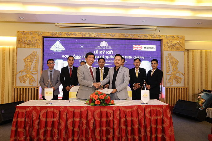 Toàn cảnh lễ ký kết hợp đồng thi công hệ thống cơ điện của dự án Imperium Town Nha Trang