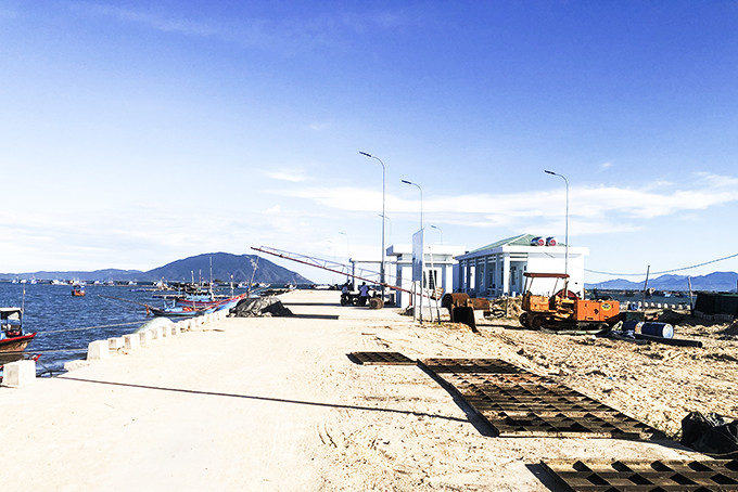 Cầu cảng đã được hoàn thành nhưng chưa thể đưa vào vận hành khai thác.