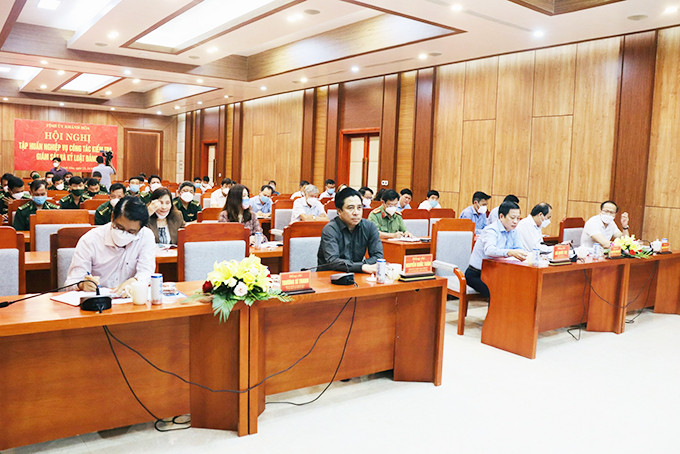 Quang cảnh hội nghị tại Hội trường Tỉnh ủy.
