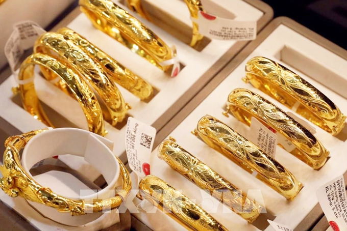 Giá vàng hôm nay 26/3: Vàng trụ vững trên ngưỡng cao