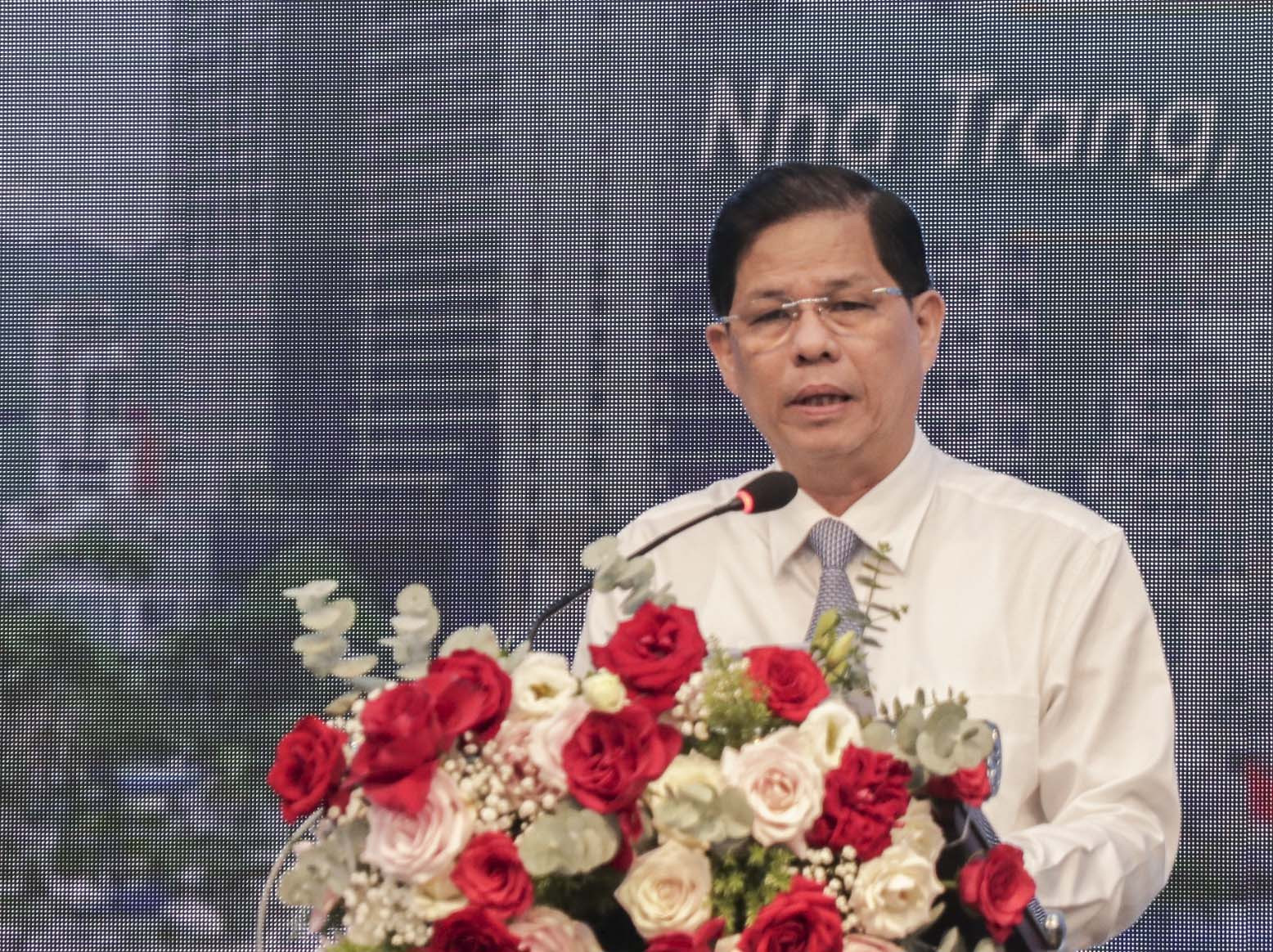 Ông Nguyễn Tấn Tuân - Phó Bí thư Tỉnh ủy, Chủ tịch UBND tỉnh phát biểu tại hội thảo.
