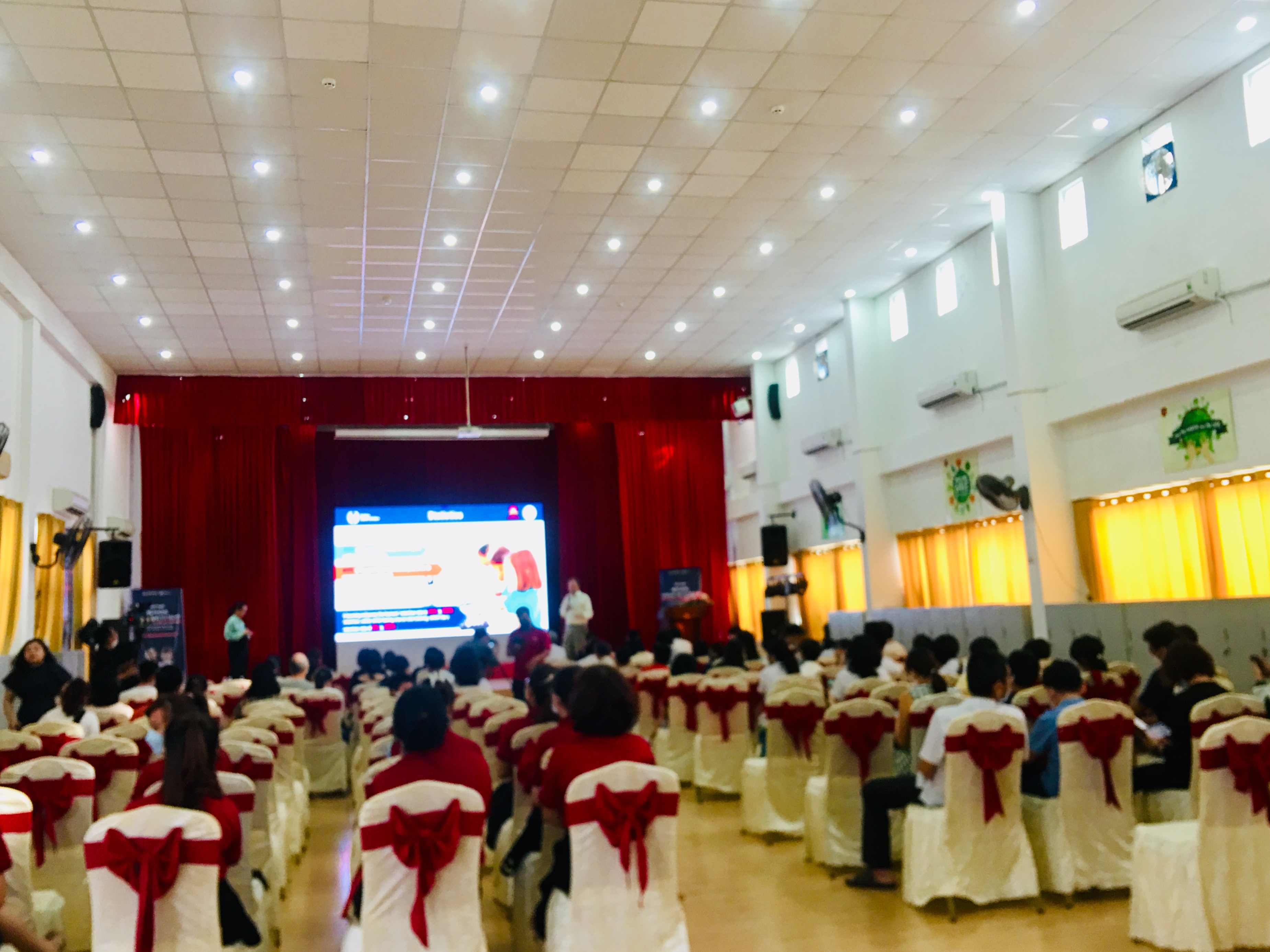 Trường iSchool Nha Trang tổ chức Hội thảo &quot;Bệ phóng song bằng tú tài Mỹ&quot;