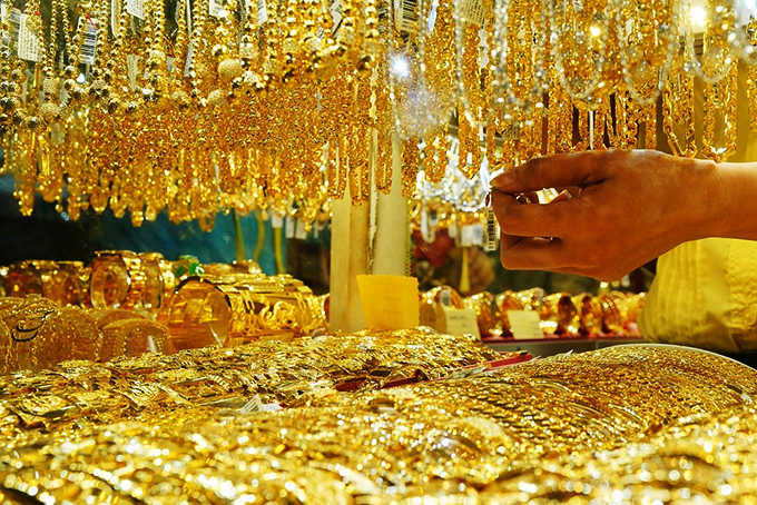 Giá vàng hôm nay 4/4: Giá vàng SJC sụt giảm