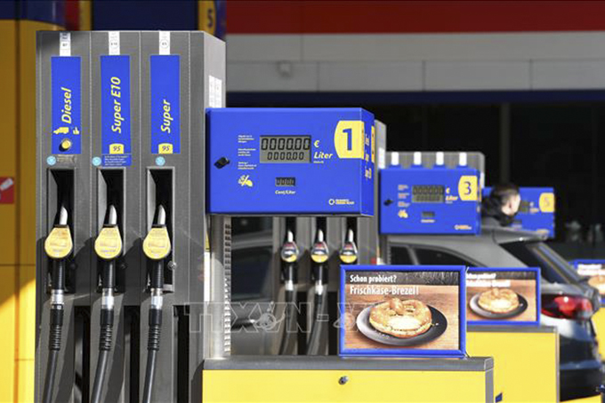 Một trạm bơm xăng dầu, khí đốt tại Essen, Đức, ngày 8/3/2022. Ảnh: AFP/TTXVN