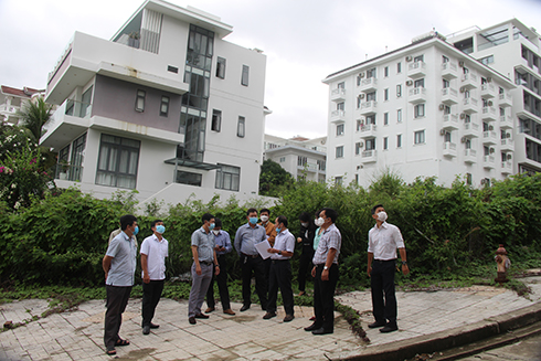 Thường trực HĐND tỉnh Khánh Hòa khảo sát việc khắc phục các vi phạm tại dự án Khu biệt thự cao cấp Ocean View