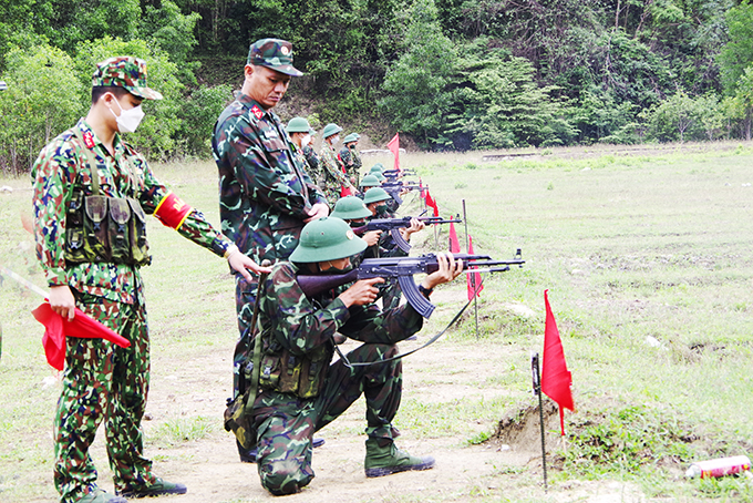 Tiểu đoàn Bộ binh 460: Kiểm tra bắn đạn thật cho chiến sĩ mới
