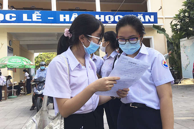 Học sinh tham dự kỳ thi tuyển vào lớp 10 năm học 2021 - 2022. Ảnh: Thanh Trúc