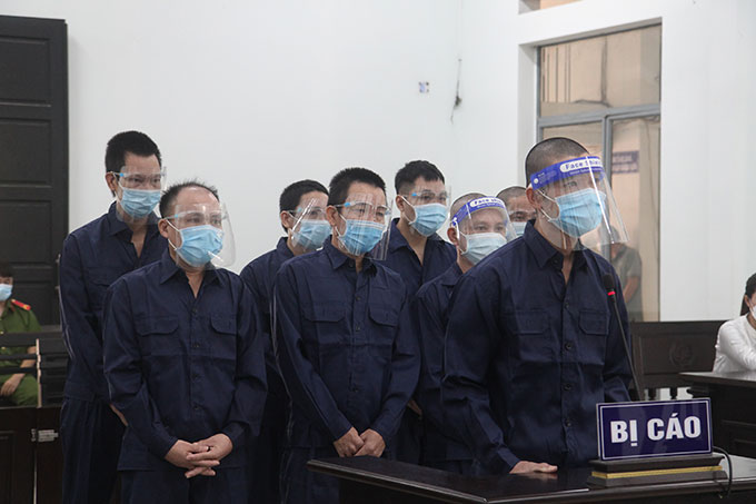 Trả thù vì không được đi nhờ thang máy