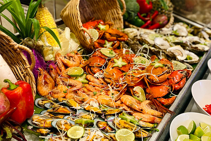 Buffet hải sản tươi ngon tại Sheraton Nha Trang