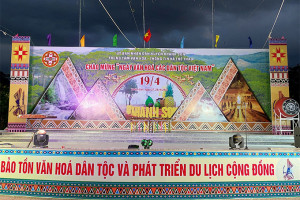 Khánh Sơn khai mạc Ngày văn hóa các dân tộc Việt Nam