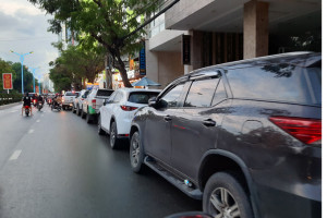Nha Trang: Phố phường đông vui ngày lễ 30-4