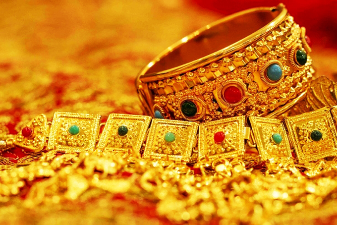 Giá vàng hôm nay 1/5: Trong nước tăng nhẹ, ngược chiều thế giới