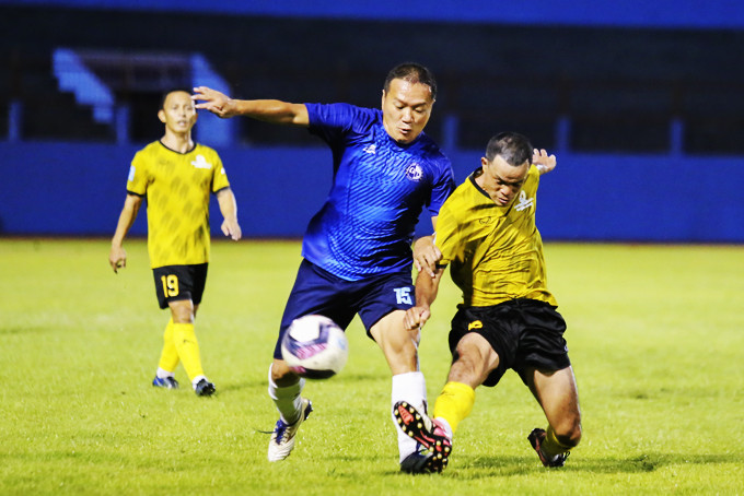 Match between Khanh Hoa FC and Giau Phong-Saigon.