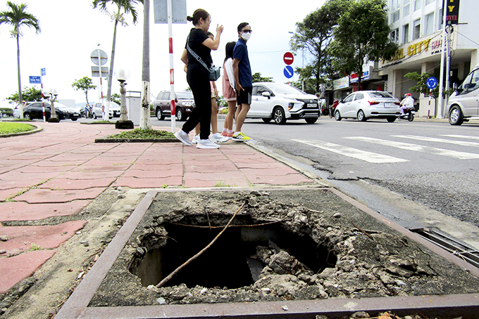 Hố ga bị sập nắp đậy