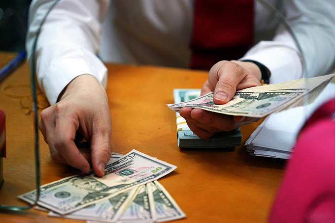 Giá USD hôm nay 6.5.2022: Đô la Mỹ 'đè' các ngoại tệ khác giảm sâu